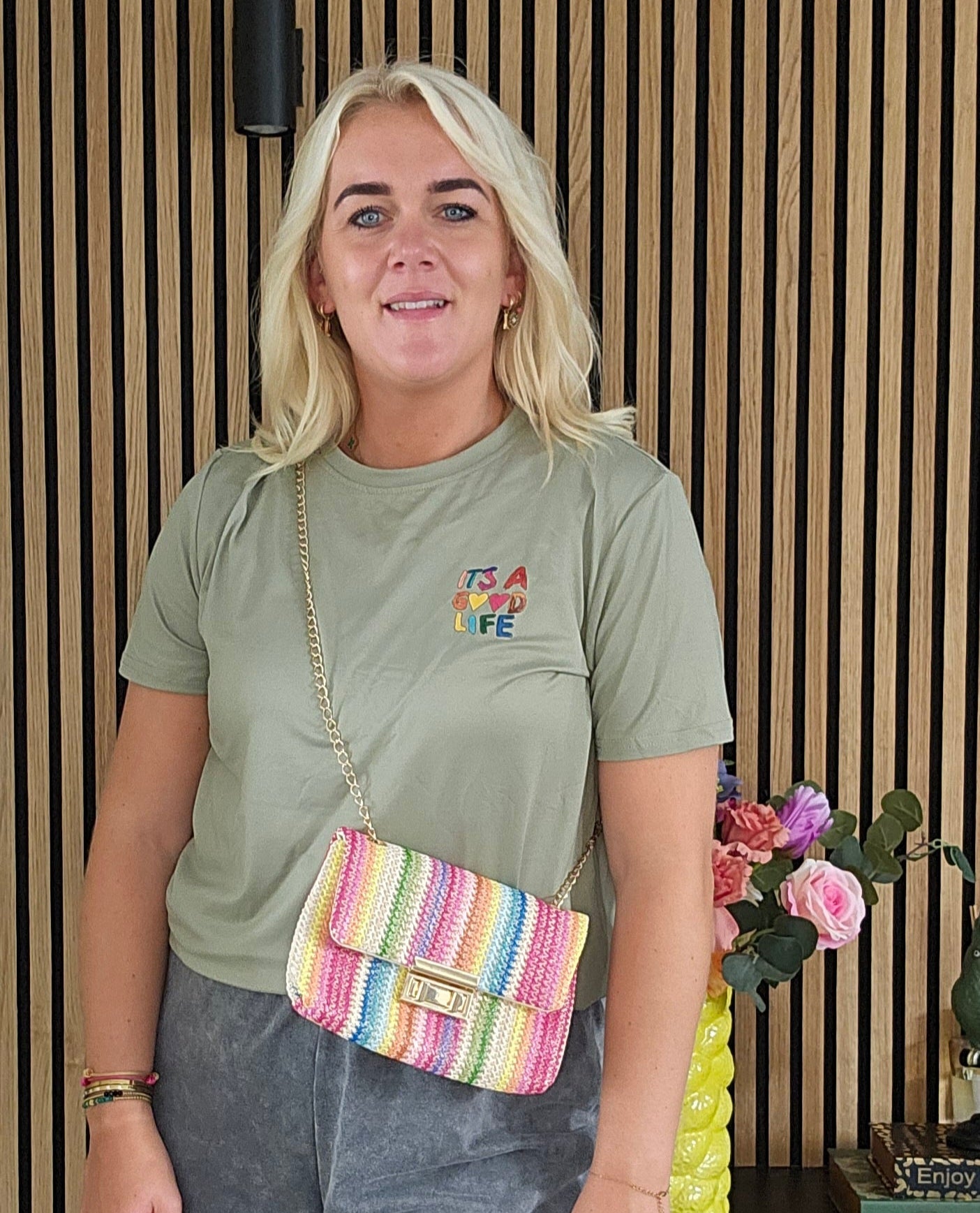 It's a good life T-shirt- groen