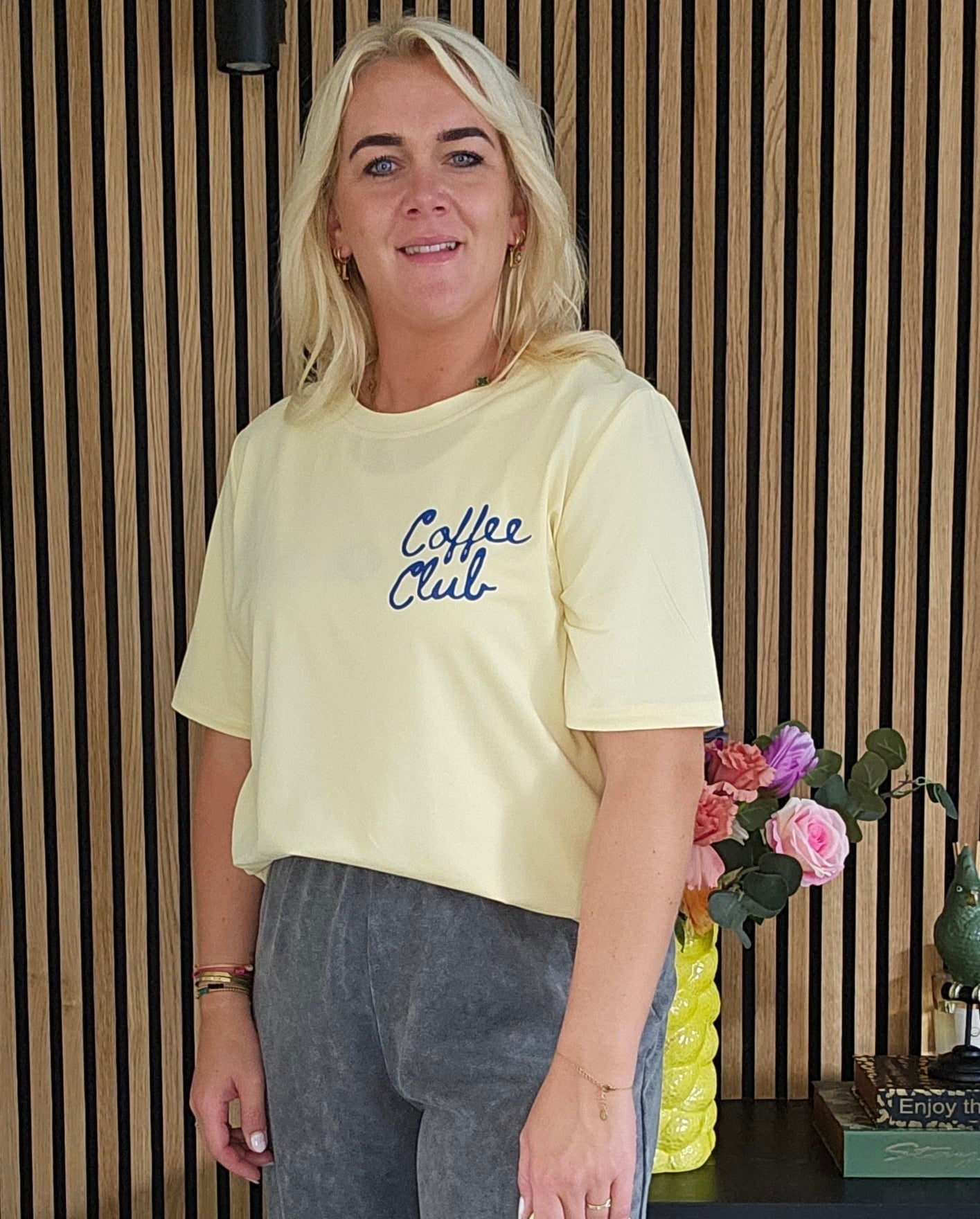 Coffee Club T-shirt- geel